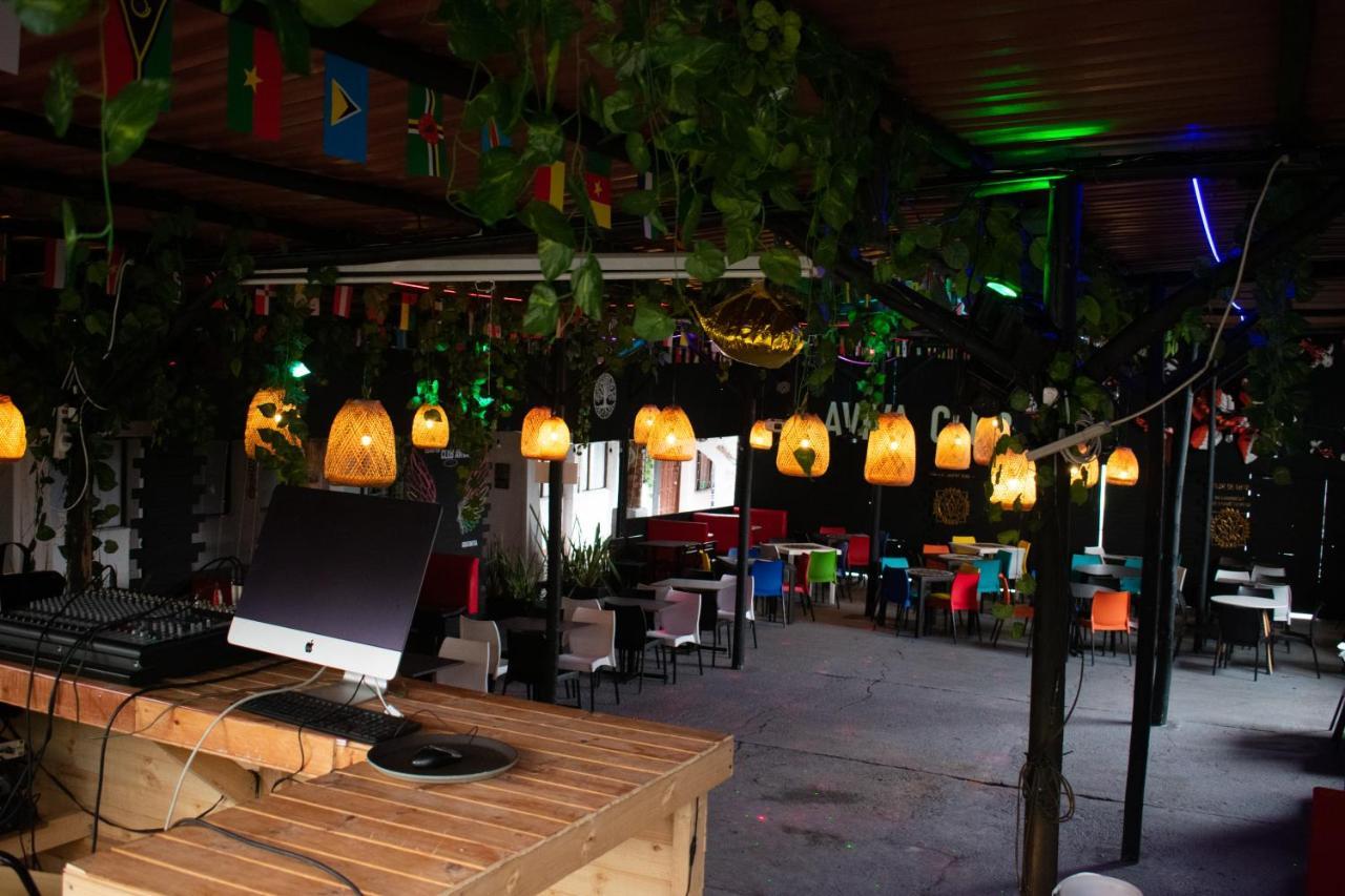 Club Aviva Guatavita - Hostel - Restaurante, Disco & Bar Bagian luar foto